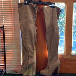 Mid-thigh, Suede boots